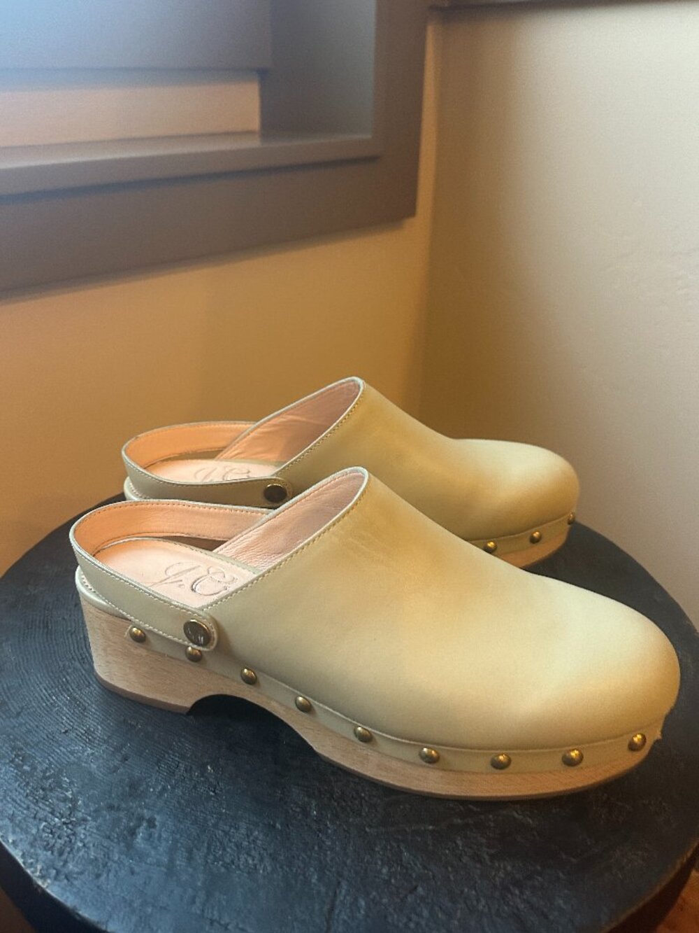 J. CREW LEATHER RIVET STRAP CLOG BONE SIZE 9